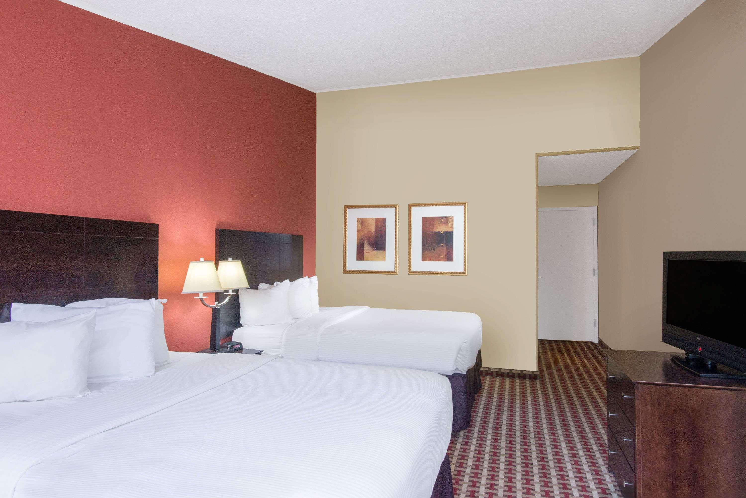 Ramada By Wyndham Allentown Bethlehem Esterno foto