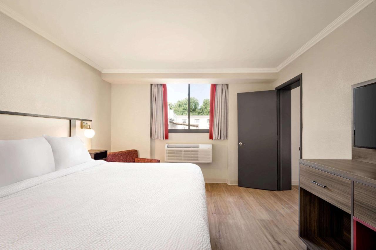 Ramada By Wyndham Allentown Bethlehem Esterno foto