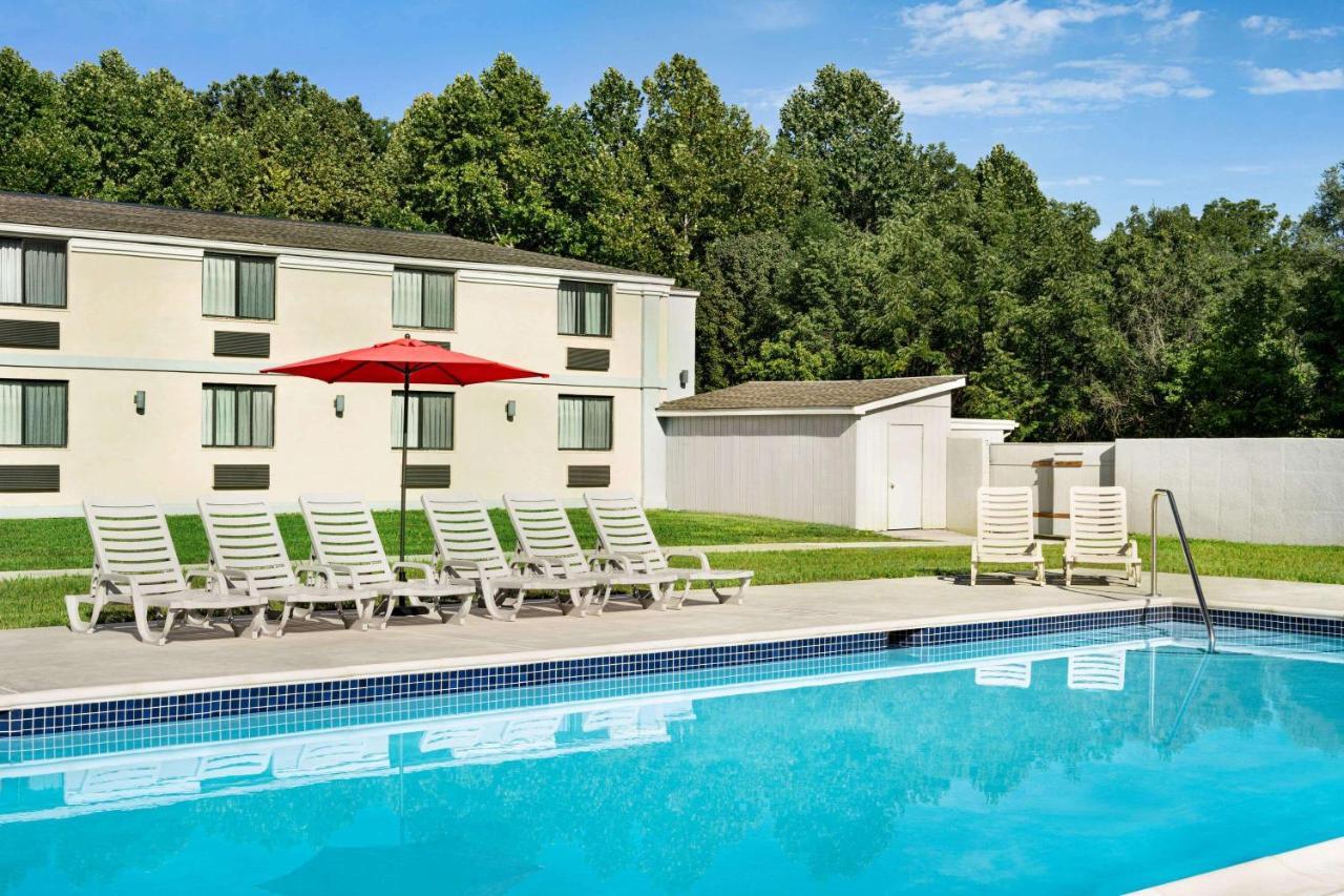 Ramada By Wyndham Allentown Bethlehem Esterno foto