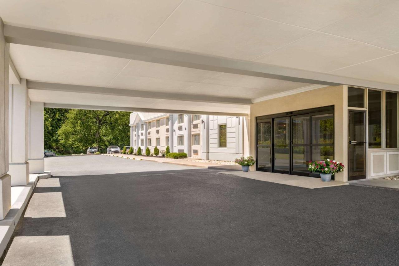 Ramada By Wyndham Allentown Bethlehem Esterno foto